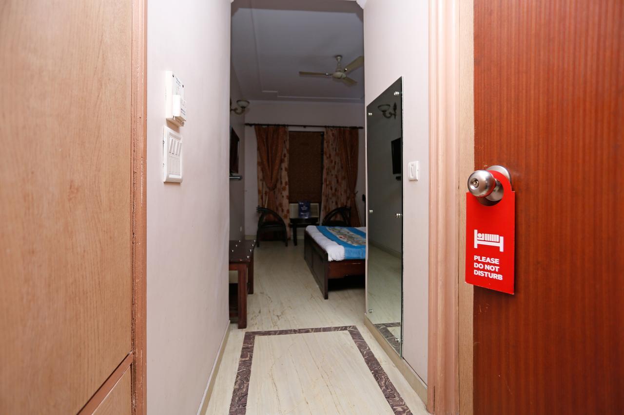 Oyo 5401 Hotel Mid Town Yeni Delhi Dış mekan fotoğraf